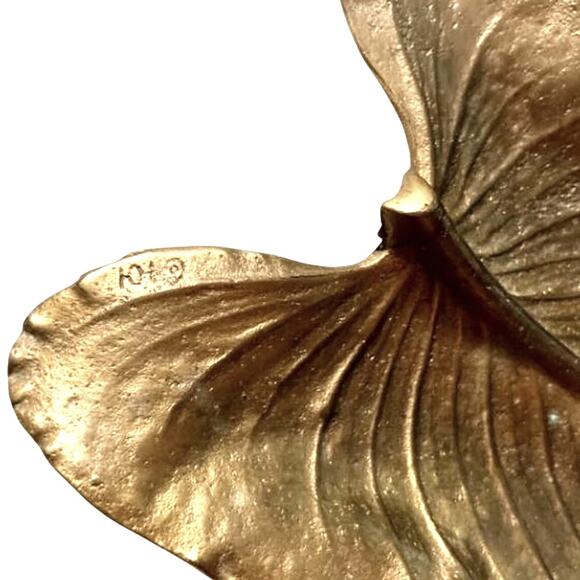 Virginia Metalcrafters Hand Cast Brass Signed 1940's Calla Lily leaf tray 8” - Picture 4 of 4